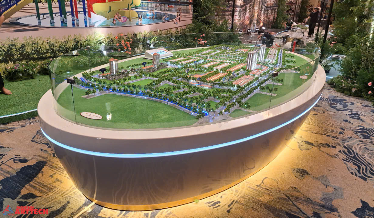 EUROWINDOW SPORT GARDEN SCALE 300