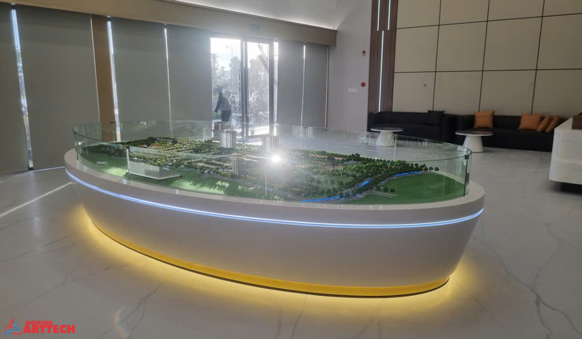 EUROWINDOW SPORT GARDEN SCALE 300