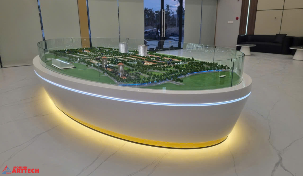 EUROWINDOW SPORT GARDEN SCALE 300